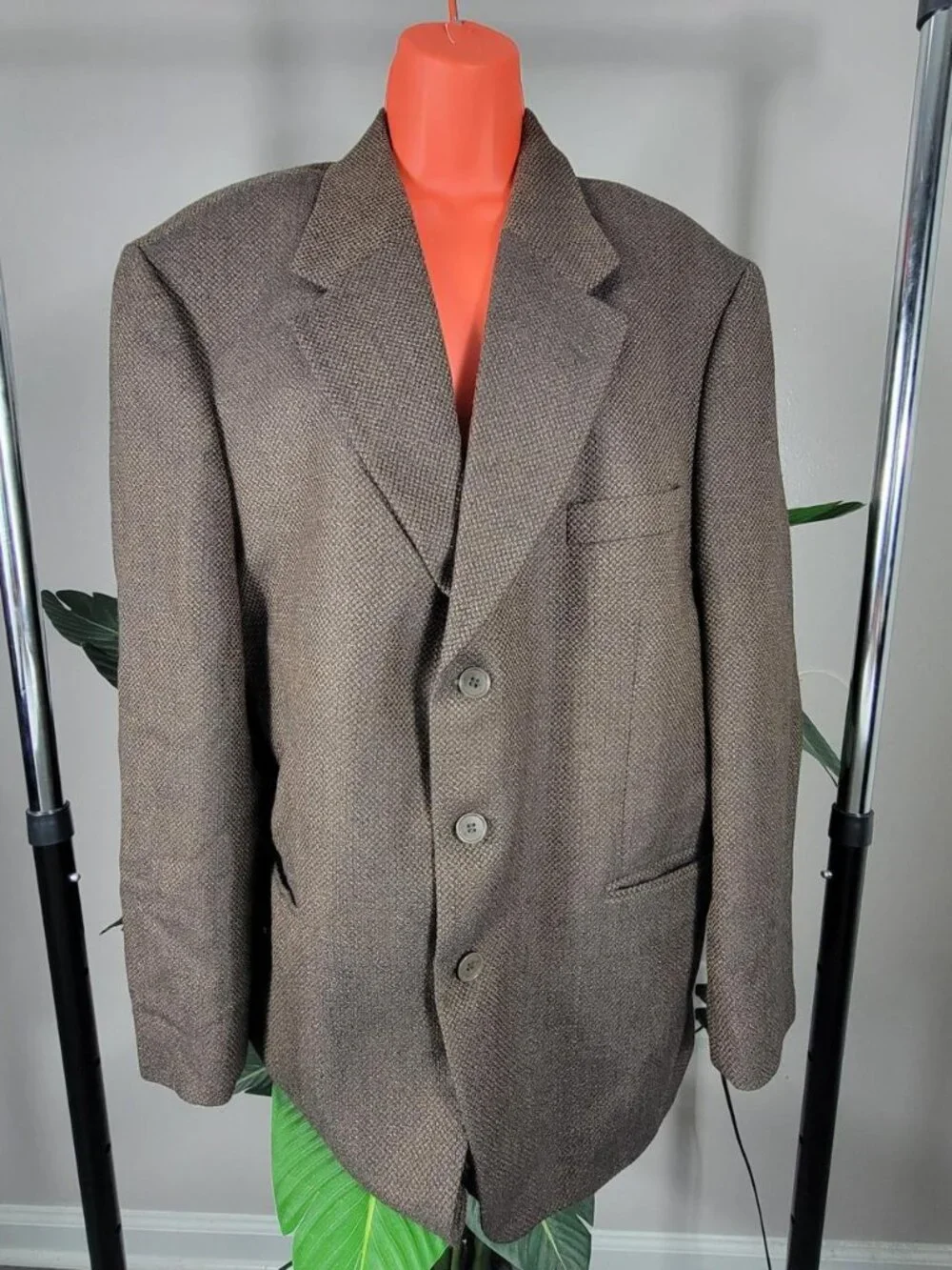 vintage Barrington brown blazer with a classic houndstooth pattern. mens xl